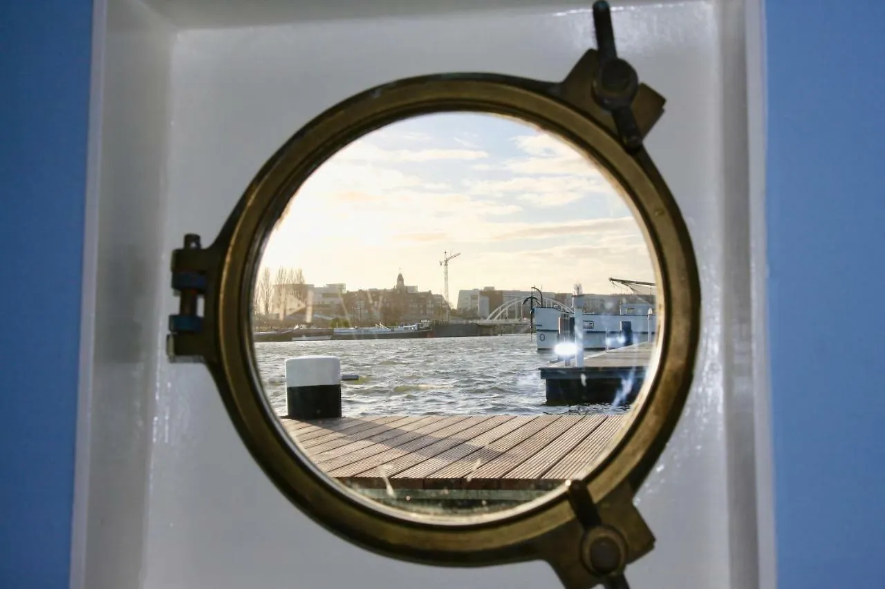 Botel Sailor Suite Coaster Mado Amsterdam